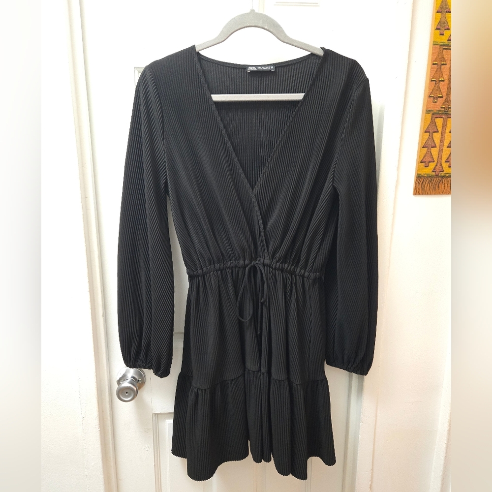 ZARA Long Sleeve Tiered Little Black Dress • Small • Dainty / Y2K / Street Style